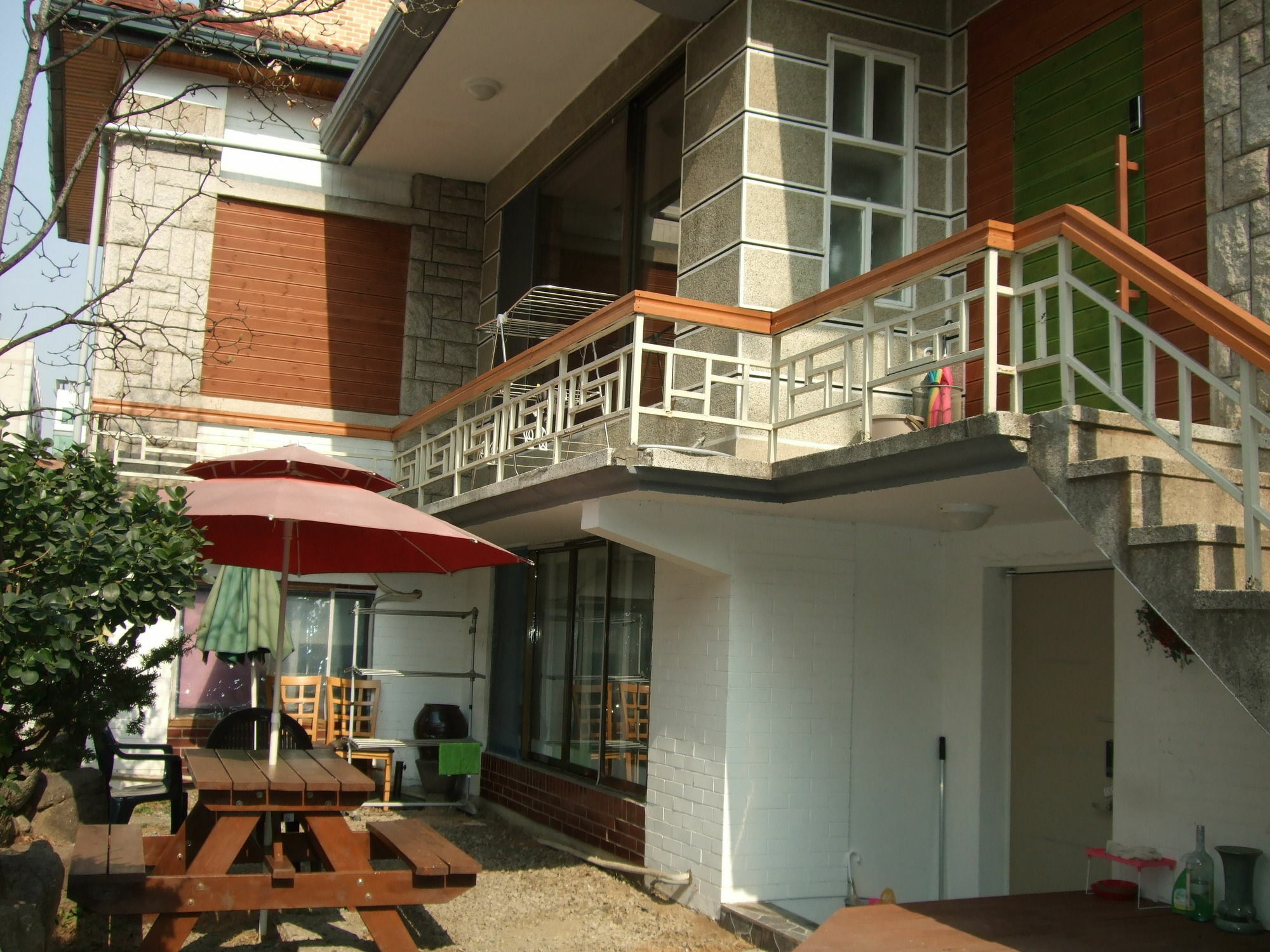 Birdsnest Hostel Hongdae Foreigner Only Seoul Exterior photo